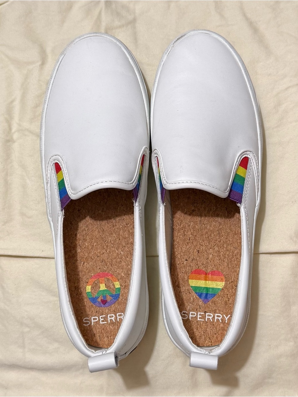 Sperry Women’s size 8 White Slip-On Sneaker with Rainbow Stripe Heel